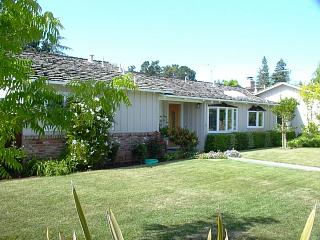 1990 Laver Court, Los Altos