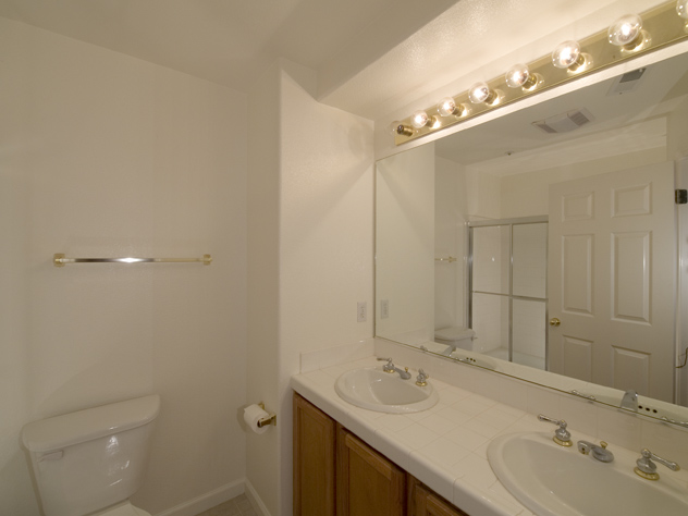 Bath1  picture - 128 Pacchetti Way, Mountain View 94040