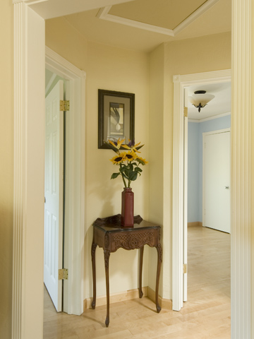 Bed Hall  picture - 789 East Meadow Dr, Palo Alto 94303