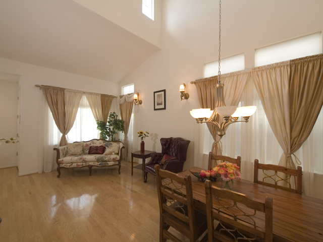 Dining Living2  picture - 914 Gates St, East Palo Alto 94303