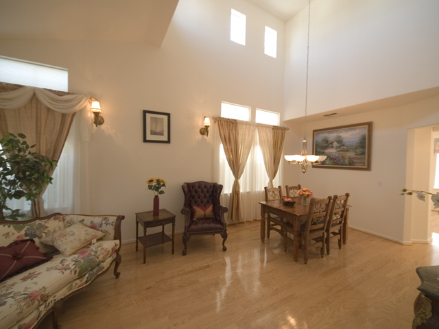 Living Dining1  picture - 914 Gates St, East Palo Alto 94303