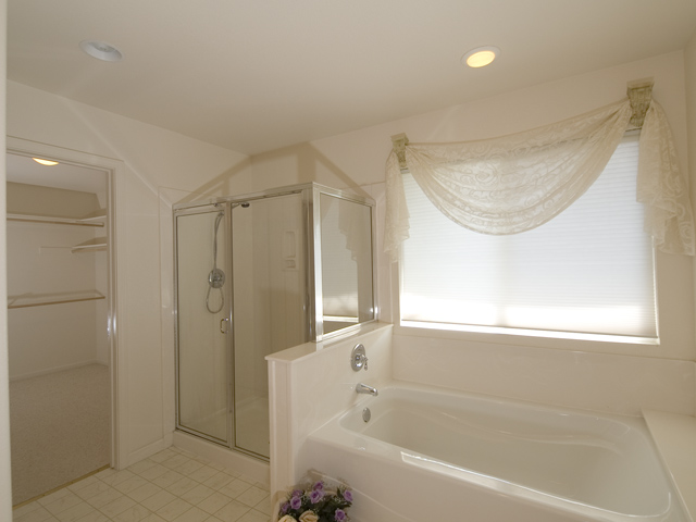Master Bath2  picture - 914 Gates St, East Palo Alto 94303