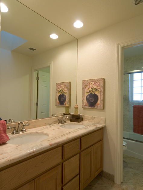 Bath Upstairs  picture - 300 Sequoia Ave, Palo Alto 94306