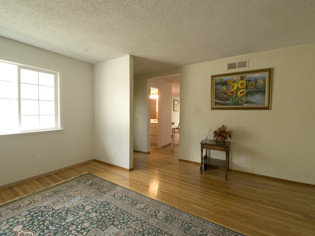 Living Room picture - 1016 Tulip Dr, Sunnyvale 94086