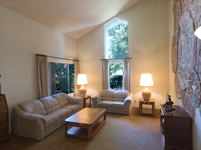 Living Picture - 1758 Cape Coral Dr, San Jose 95118 Living picture - 1758 Cape Coral Dr, San Jose 95118