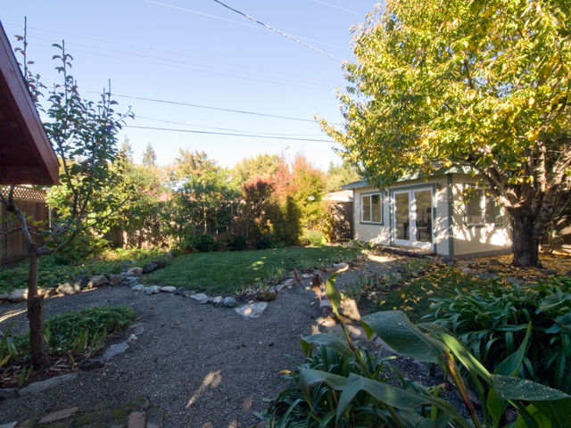 Backyard (B) picture - 712 Emily Dr, Mountain View 94043