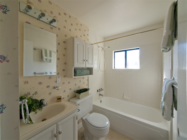 Bath  picture - 712 Emily Dr, Mountain View 94043