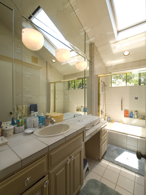 Bathroom1  picture - 575 Madison Way, Palo Alto 94303
