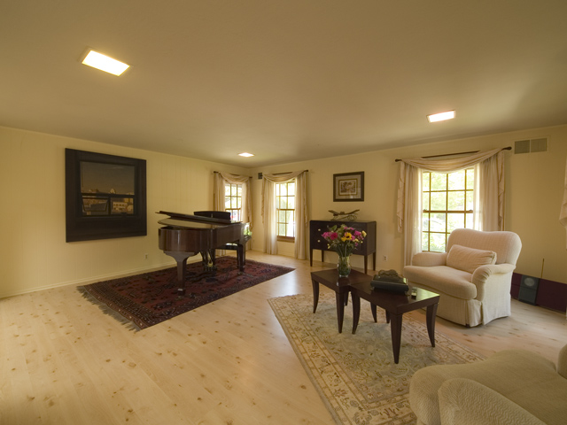 Living  picture - 575 Madison Way, Palo Alto 94303