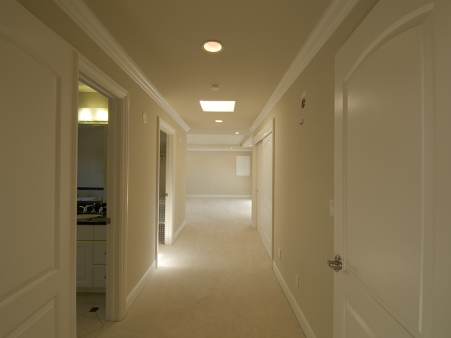 Hallway Master Bedroom  picture - 186 Monroe Dr, Palo Alto 94306