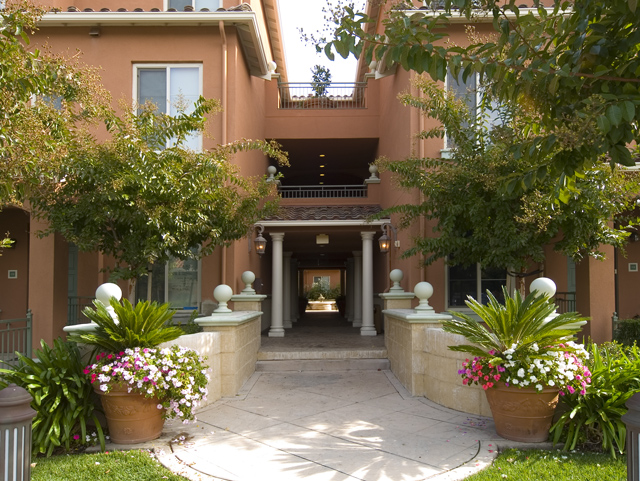 Courtyard  picture - 19999 Stevens Creek Blvd 118, Cupertino 95014
