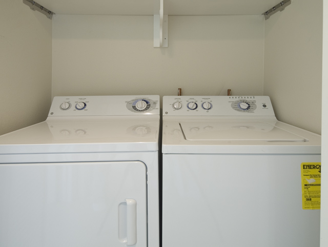 Washer Dryer  picture - 19999 Stevens Creek Blvd 118, Cupertino 95014