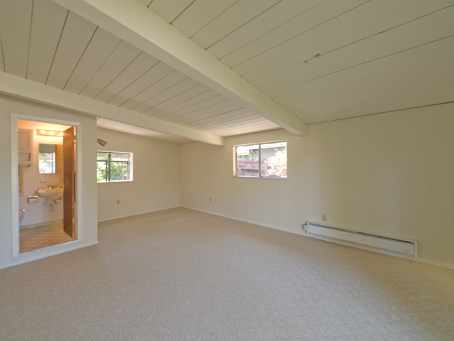Master Bed picture - 352 Carolina Ln, Palo Alto 94306