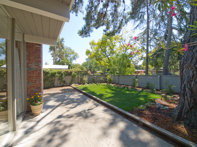 Patio  picture - 352 Carolina Ln, Palo Alto 94306