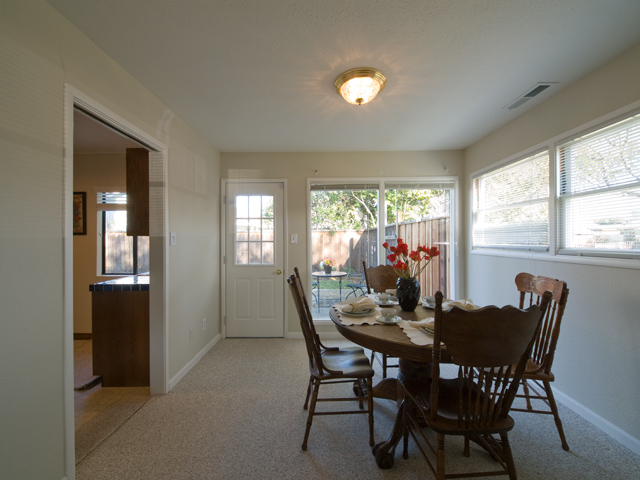 Dining picture - 891 Clara Dr, Palo Alto 94303
