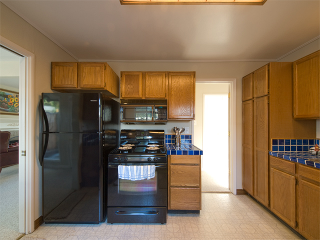Kitchen picture - 891 Clara Dr, Palo Alto 94303