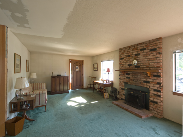 Living picture - 3070 Middlefield Rd, Palo Alto 94306