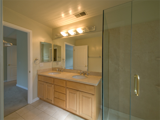 Mstr Bath (C) Picture - 1305 Miravalle Ave, Los Altos 94024 Mstr Bath (C) picture - 1305 Miravalle Ave, Los Altos 94024