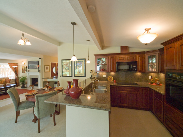 Kitchen Counter  picture - 4195 Park Blvd, Palo Alto 94306