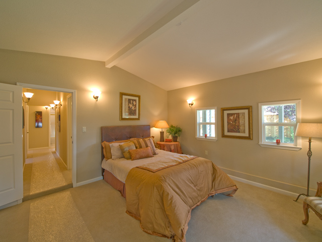 Master Bedroom picture - 4195 Park Blvd, Palo Alto 94306