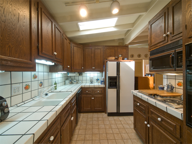 Kitchen picture - 3084 Stelling Dr, Palo Alto 94303