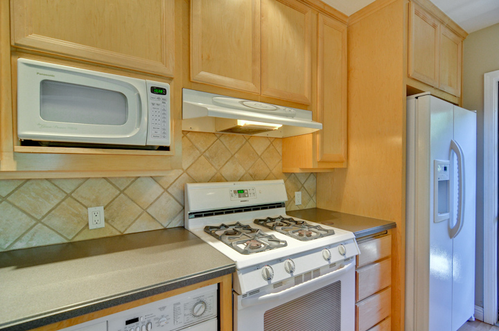 Kitchen picture - 619 Alger Dr, Palo Alto 94306