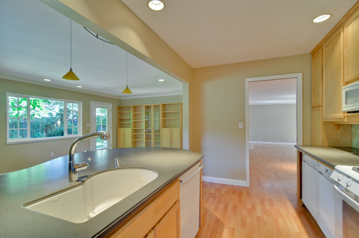 Kitchen picture - 619 Alger Dr, Palo Alto 94306