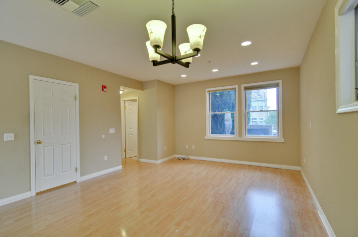 Living Room (B) picture - 338 Bryant St, Mountain View 94041
