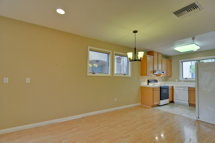 Living Room (C) picture - 338 Bryant St, Mountain View 94041