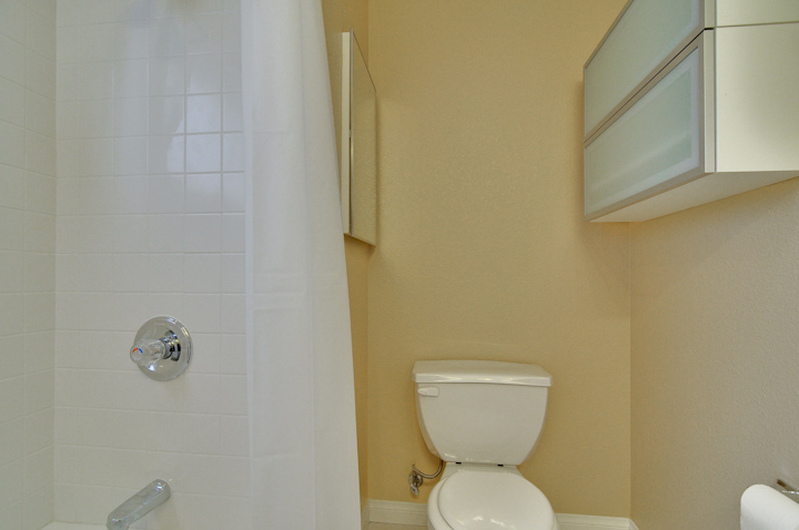 Master Bathroom (B) Picture - 338 Bryant St, Mountain View 94041 Master Bathroom (B) picture - 338 Bryant St, Mountain View 94041