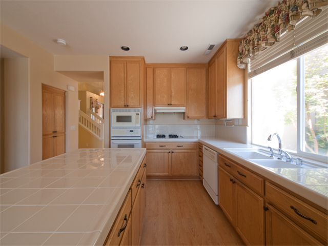 Kitchen (A) picture - 5807 Chambertin Dr, San Jose 95118