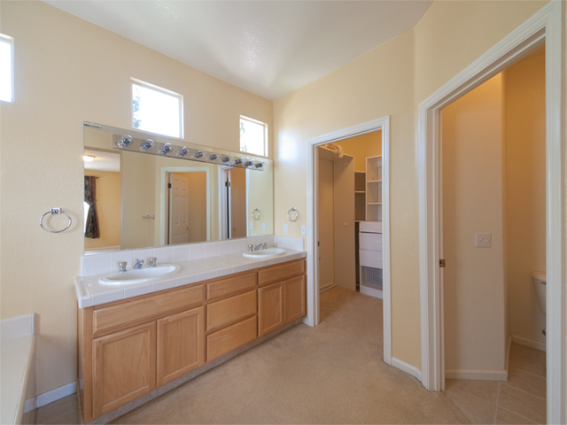 Master Bath (A) picture - 5807 Chambertin Dr, San Jose 95118