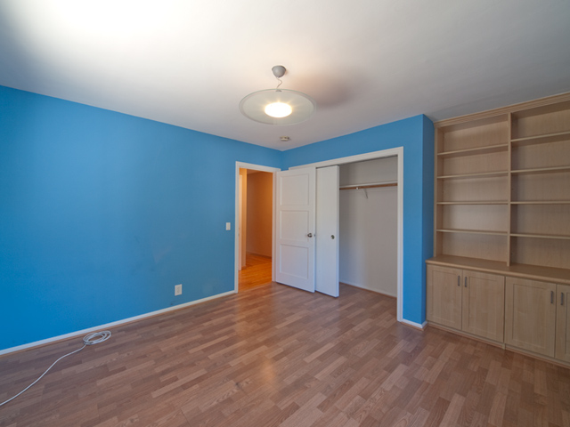 Bedroom 2 picture - 712 Coastland Dr, Palo Alto 94303