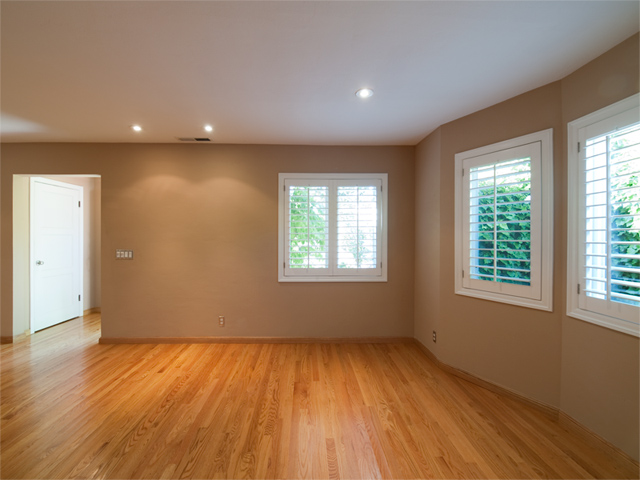 Living Room picture - 712 Coastland Dr, Palo Alto 94303
