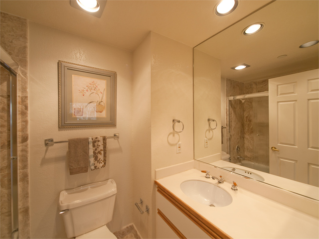Bath 1 picture - 4155 El Camino Way, Unit B, Palo Alto 94306