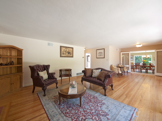 Living Dining picture - 4257 Los Palos Ave, Palo Alto 94306