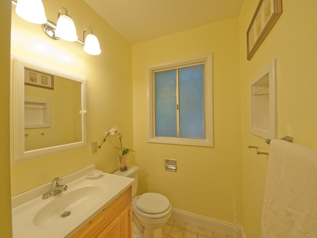Master Bath picture - 4257 Los Palos Ave, Palo Alto 94306