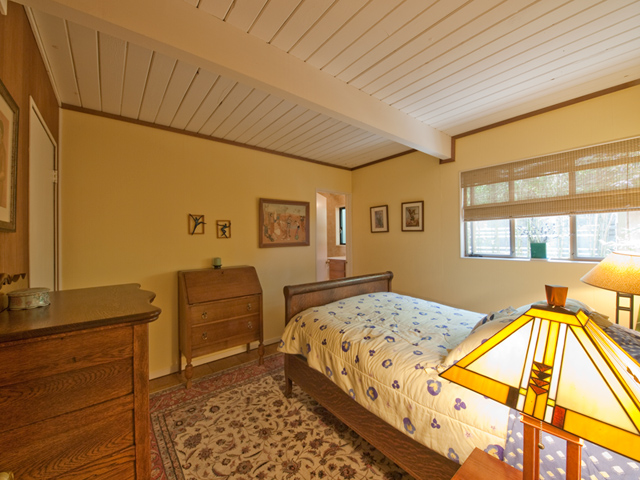 Bedroom 2 picture - 930 Los Robles Ave, Palo Alto 94306