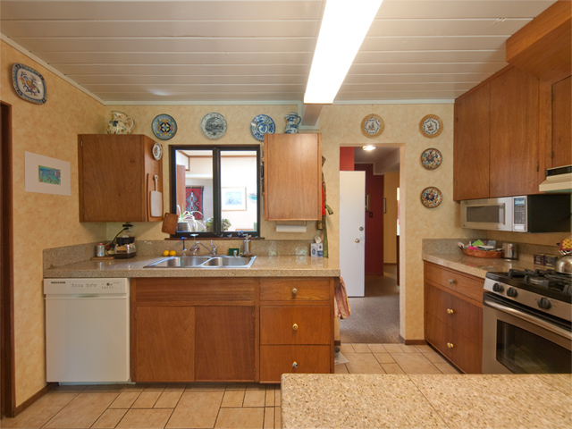Kitchen picture - 930 Los Robles Ave, Palo Alto 94306
