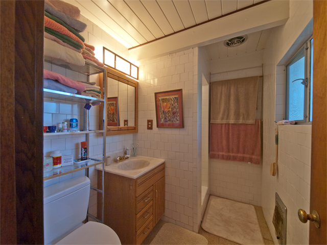 Master Bathroom  picture - 930 Los Robles Ave, Palo Alto 94306