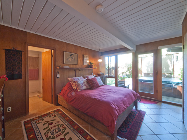 Master Bedroom picture - 930 Los Robles Ave, Palo Alto 94306