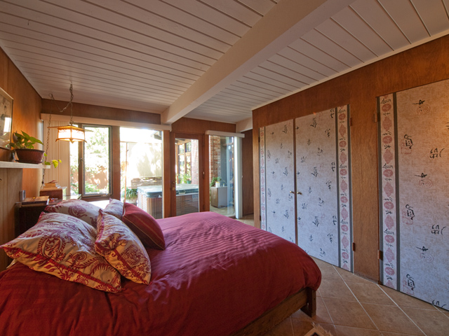 Master Bedroom picture - 930 Los Robles Ave, Palo Alto 94306
