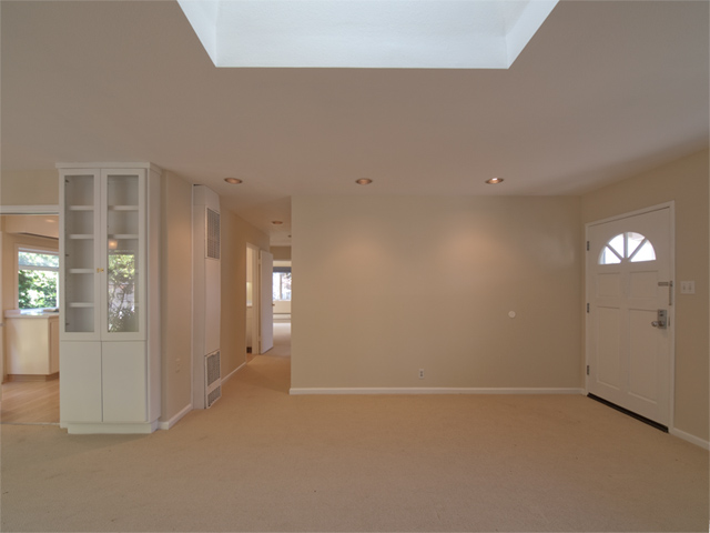 Living Room picture - 3059 Louis Rd, Palo Alto 94303
