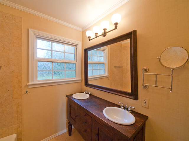 Bathroom 1 picture - 1519 Mariposa Ave, Palo Alto 94306