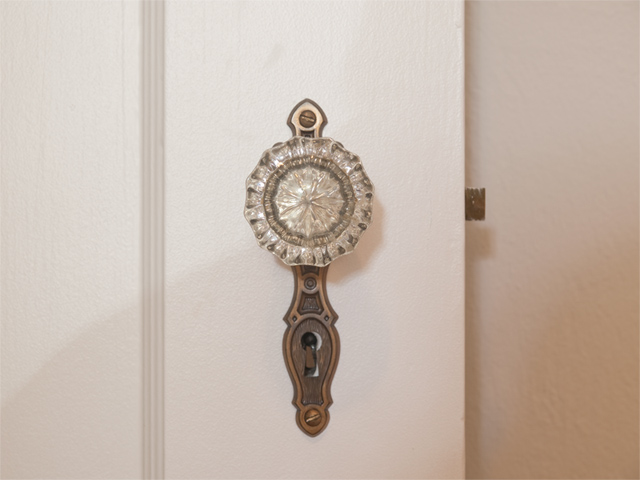 Doorknob  picture - 1519 Mariposa Ave, Palo Alto 94306