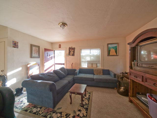 H Living Room (A) picture - 400 Mariposa Ave, Mountain View 94041