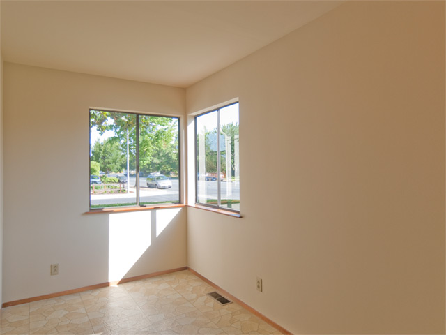 Breakfast Area picture - 3080 Middlefield Rd, Palo Alto 94306