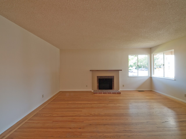 Living Room picture - 3080 Middlefield Rd, Palo Alto 94306