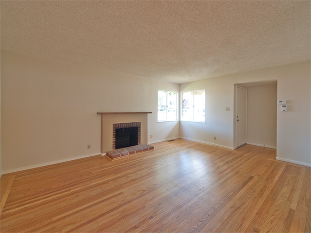 Living Room picture - 3080 Middlefield Rd, Palo Alto 94306