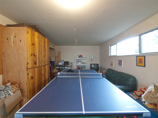 Playroom Garage picture - 4049 Middlefield Rd, Palo Alto 94303